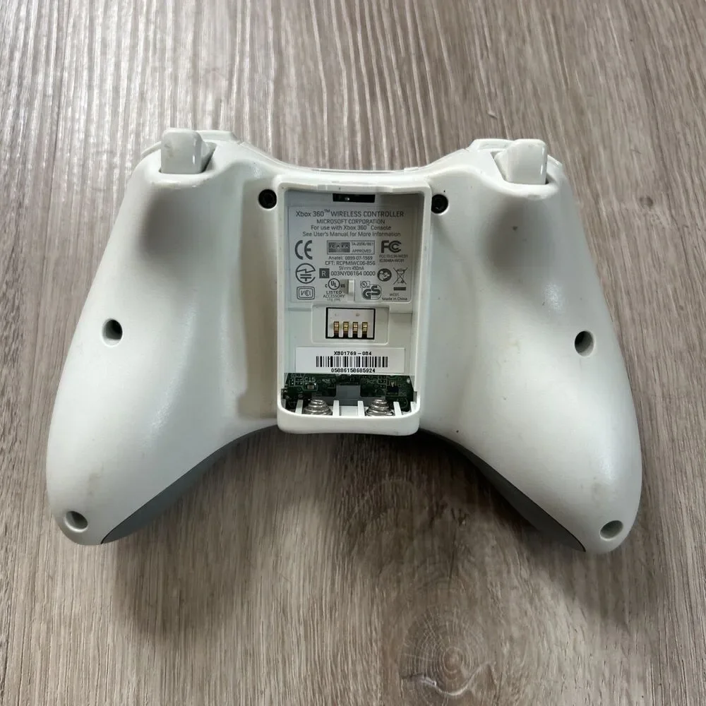 Microsoft Xbox 360 Wireless Controller White Tested Works NO Battery Cover READ